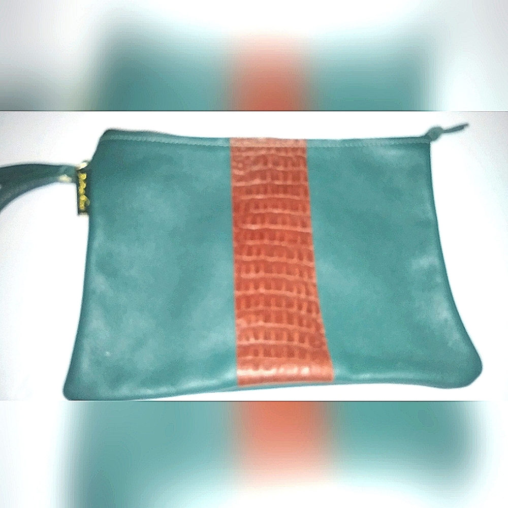 Zina Kao - Green and Brown Textured Leather Wristlet